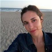 Profesora nativa de lengua española y de literatura ofrece clases a estudiantes de nivel secundario, terciario y universitario